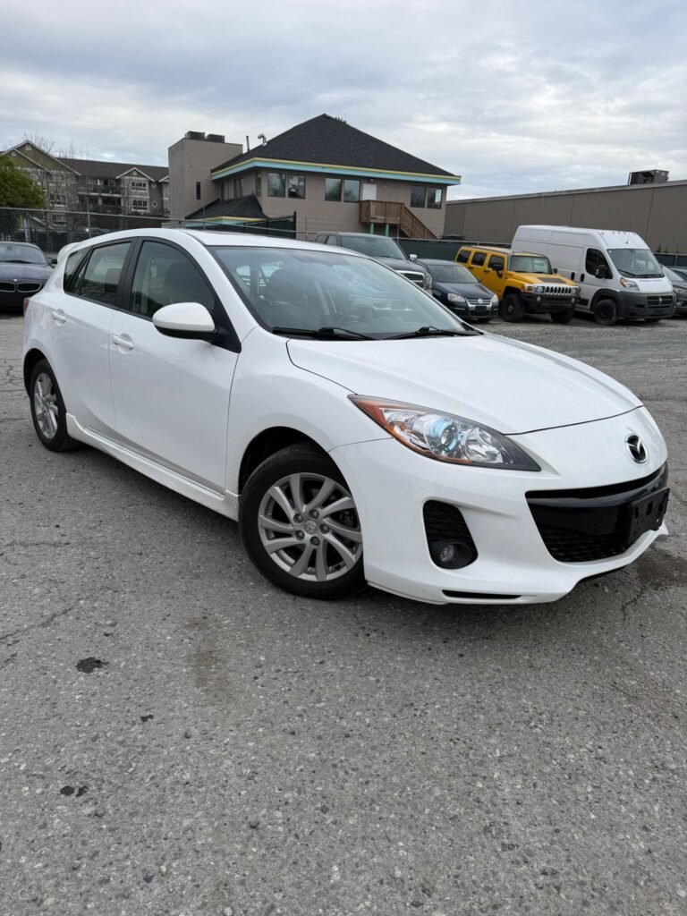 Mazda Mazda3 2012 PASSENGER CAR