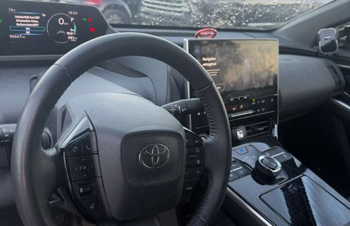 2023 Toyota bZ4X LE full