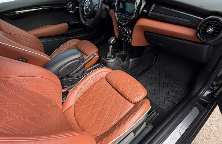 2019 MINI Cooper S 3 Door full
