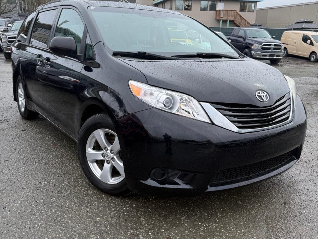 Toyota Sienna 2016 MULTIPURPOSE PASSENGER VEHICLE (MPV)